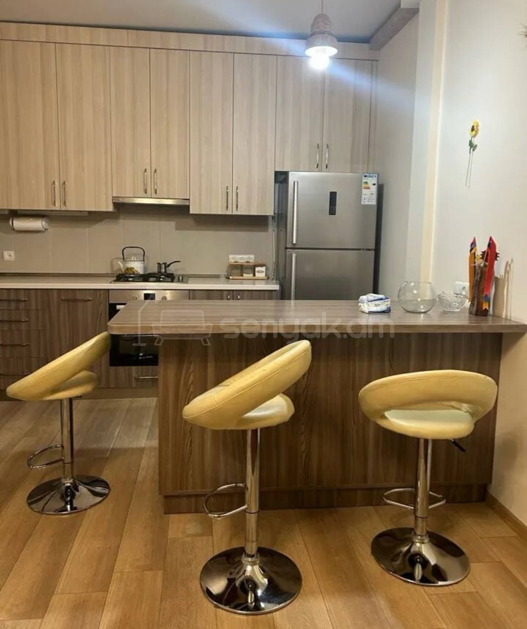 2 Սենյականոց Բնակարան Քարե Շենքում, 62քմ, 4/4 հարկ, Նորմալ Վիճակում, Կահավորված