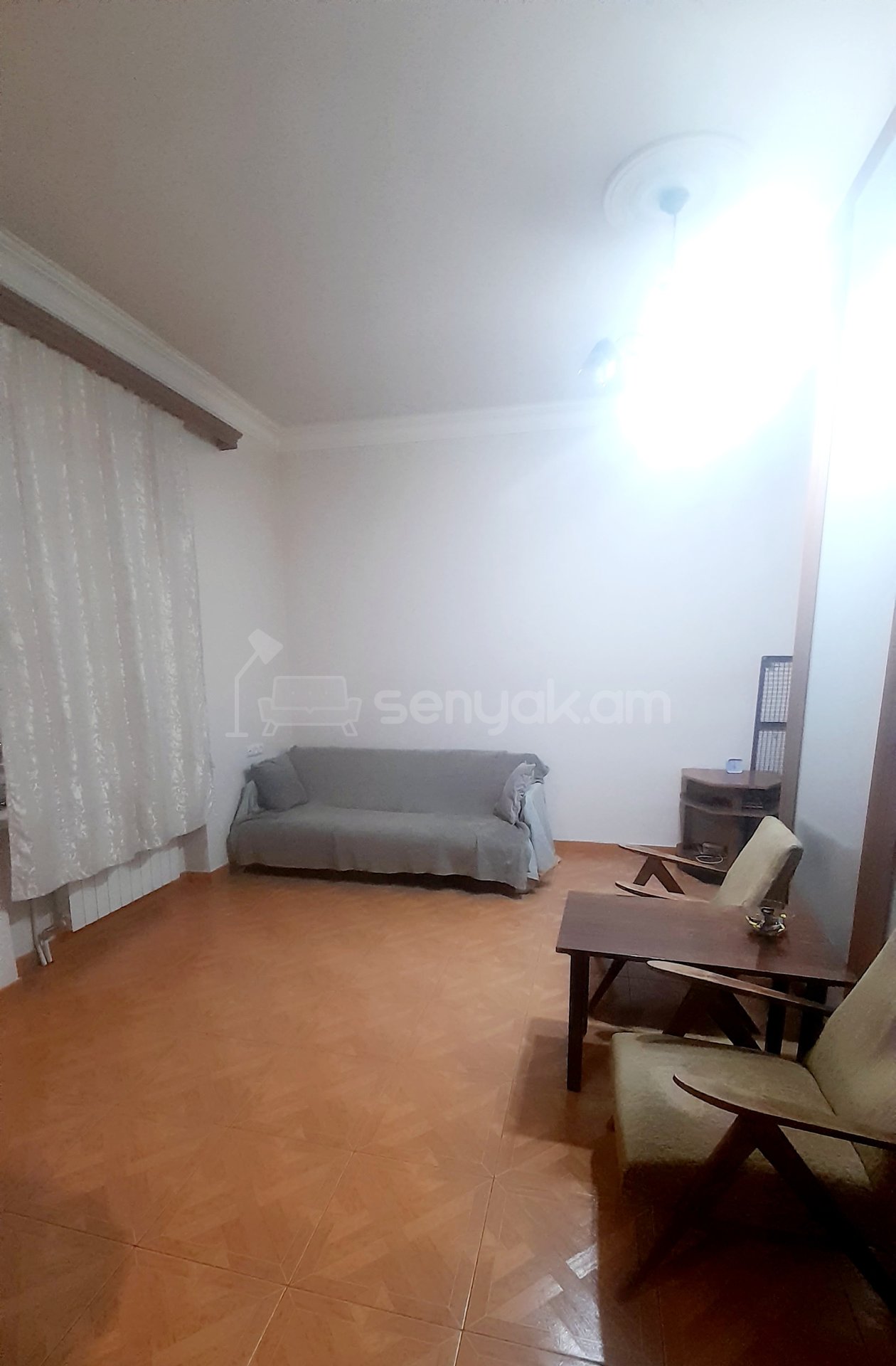 1 Սենյականոց Բնակարան Քարե Շենքում, 40քմ, 3/5 հարկ, Կապիտալ Վերանորոգված, Կահավորված, Արևկող