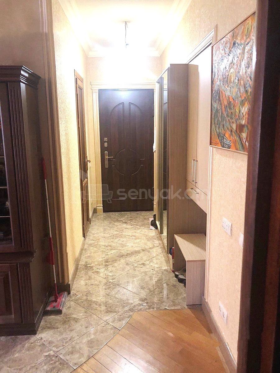 5 Սենյականոց Բնակարան Քարե Շենքում, 58քմ, 5/5 հարկ, Կապիտալ Վերանորոգված