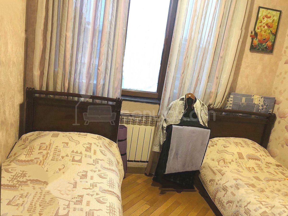 5 Սենյականոց Բնակարան Քարե Շենքում, 58քմ, 5/5 հարկ, Կապիտալ Վերանորոգված