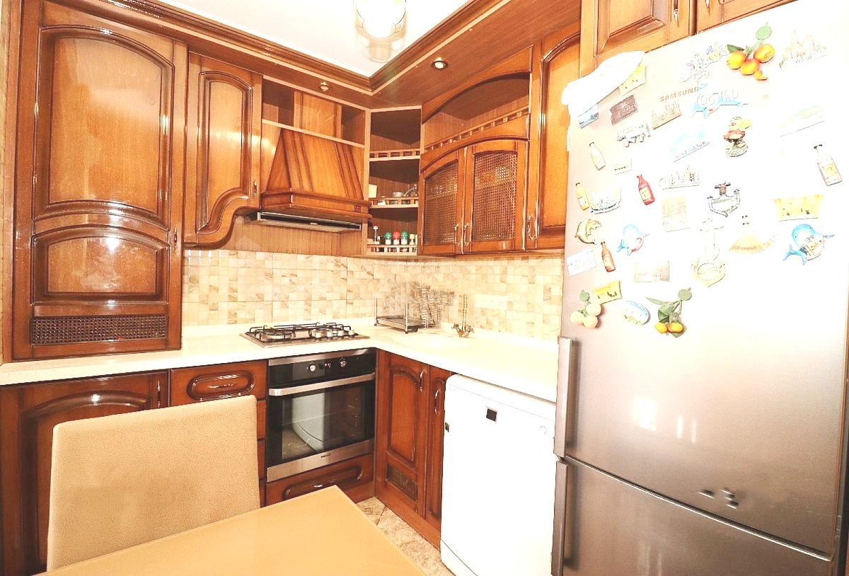 5 Սենյականոց Բնակարան Քարե Շենքում, 58քմ, 5/5 հարկ, Կապիտալ Վերանորոգված