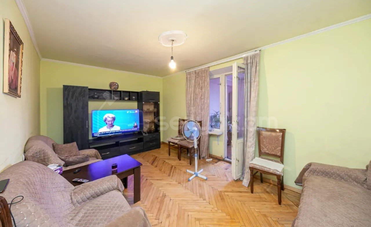 2 Սենյականոց Բնակարան Քարե Շենքում, 48քմ, 5/5 հարկ, Պետական Վիճակում