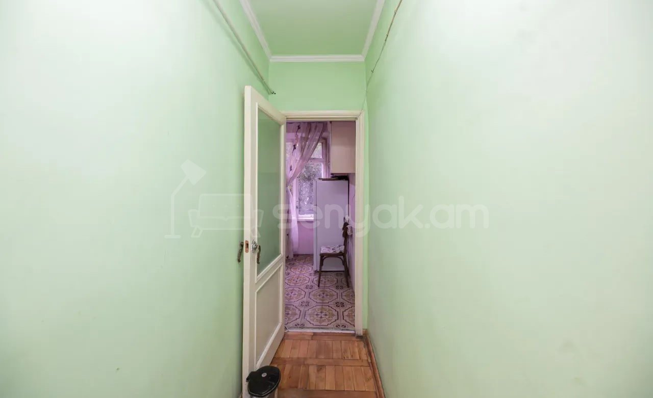 2 Սենյականոց Բնակարան Քարե Շենքում, 48քմ, 5/5 հարկ, Պետական Վիճակում