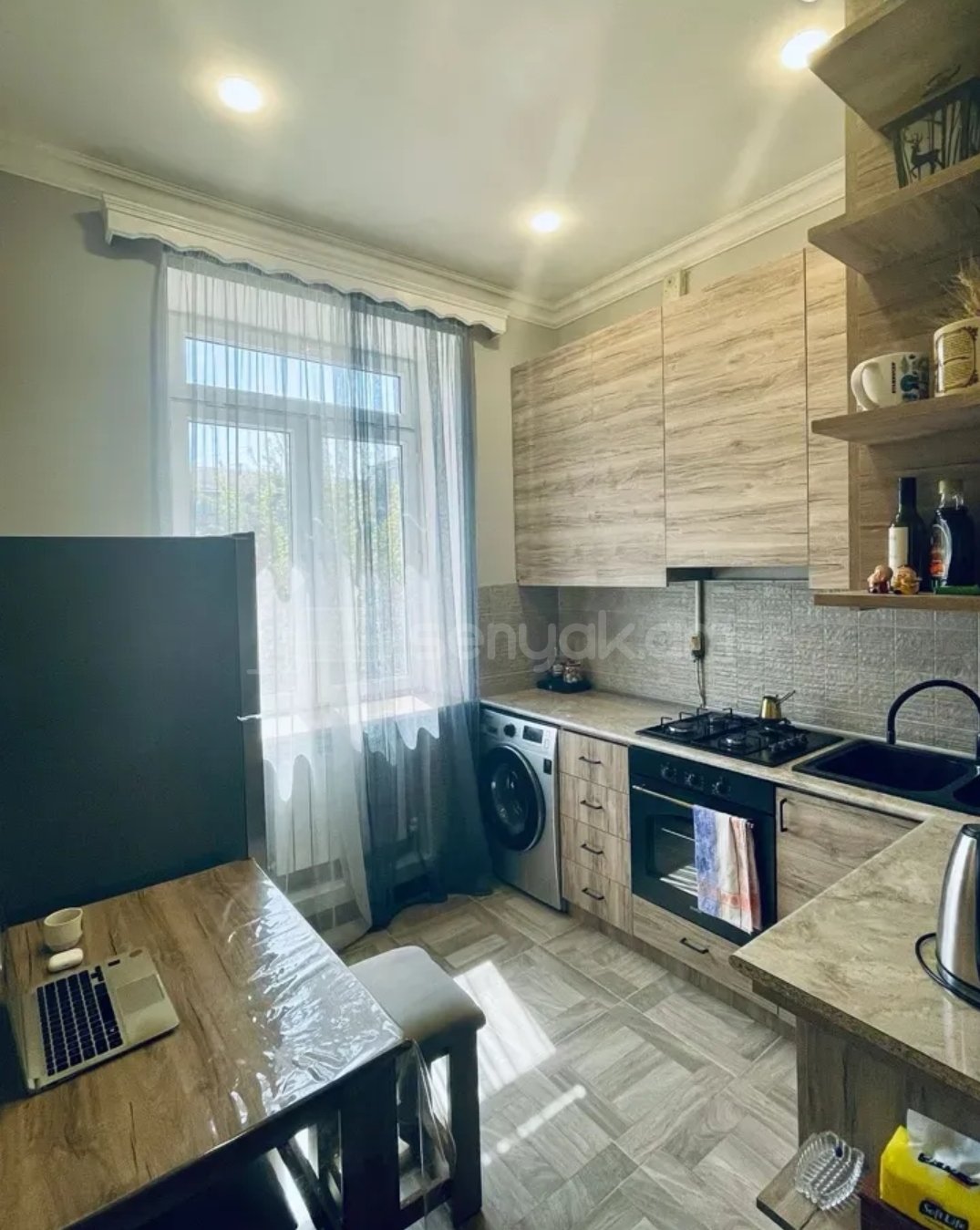 2 Սենյականոց Բնակարան Քարե Շենքում, 58քմ, 2/4 հարկ, Կապիտալ Վերանորոգված, Կահավորված