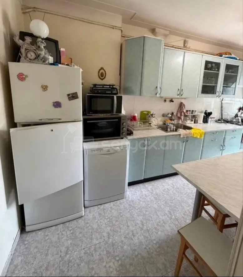 3 Սենյականոց Բնակարան, 97քմ, 5/9 հարկ, Պետական Վիճակում