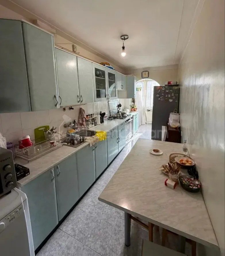 3 Սենյականոց Բնակարան, 97քմ, 5/9 հարկ, Պետական Վիճակում