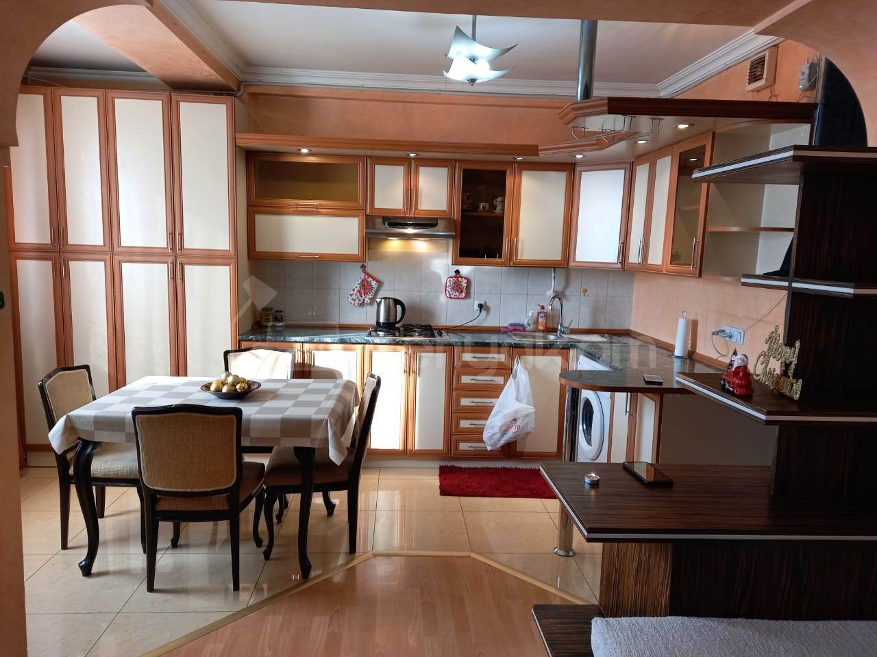 2 Սենյականոց Բնակարան, 40քմ, 6/9 հարկ, Նորմալ Վիճակում, Կահավորված, Արևկող