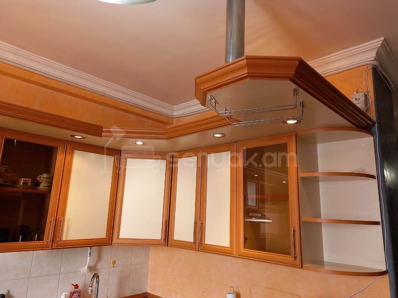 2 Սենյականոց Բնակարան, 40քմ, 6/9 հարկ, Նորմալ Վիճակում, Կահավորված, Արևկող