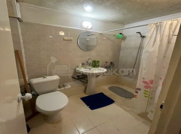 3 Սենյականոց Բնակարան Քարե Շենքում, 67քմ, 4/5 հարկ, Կապիտալ Վերանորոգված, Կահավորված, Արևկող