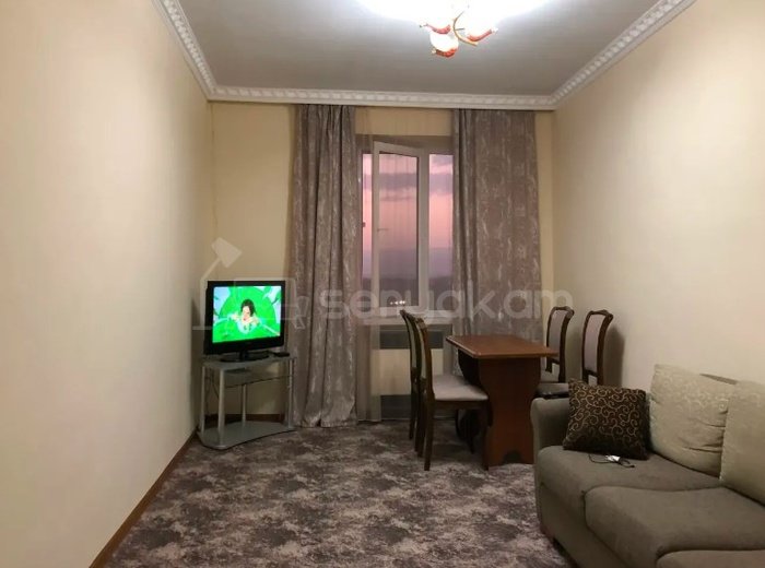 3 Սենյականոց Բնակարան Քարե Շենքում, 67քմ, 4/5 հարկ, Կապիտալ Վերանորոգված, Կահավորված, Արևկող