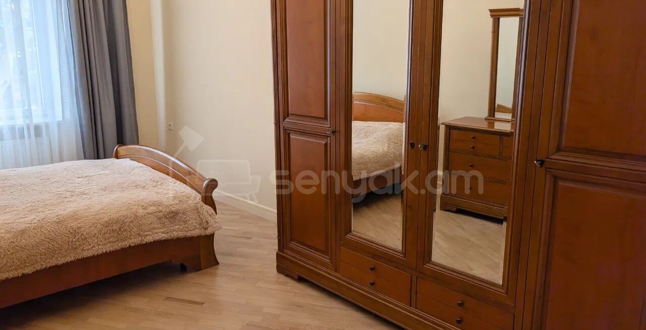 2 Սենյականոց Բնակարան Քարե Շենքում, 64քմ, 3/5 հարկ, Կապիտալ Վերանորոգված