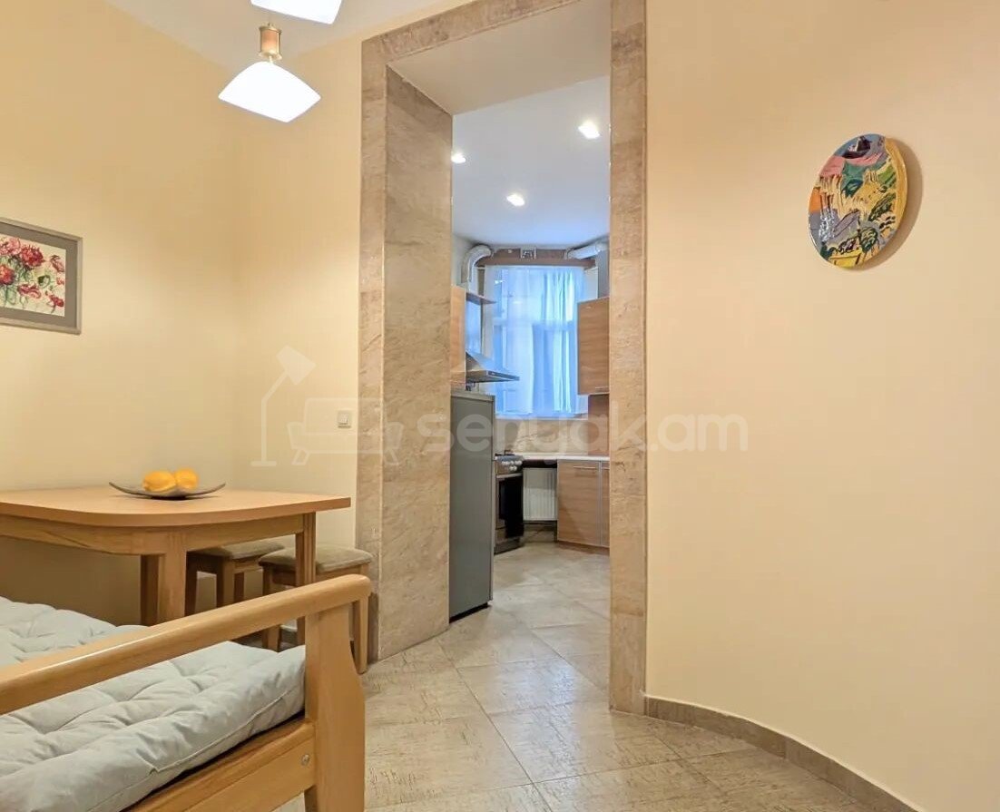 2 Սենյականոց Բնակարան Քարե Շենքում, 64քմ, 3/5 հարկ, Կապիտալ Վերանորոգված