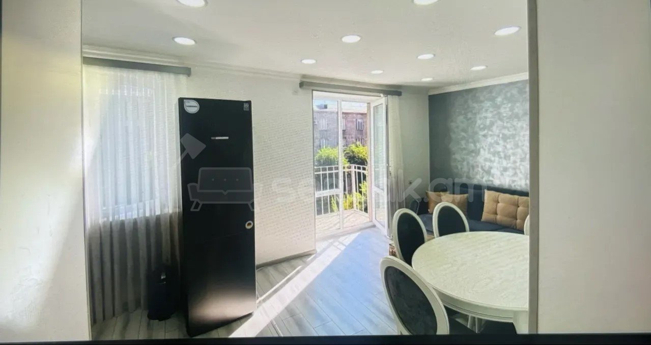 1 Սենյականոց Բնակարան Քարե Շենքում, 33քմ, 5/5 հարկ, Կապիտալ Վերանորոգված