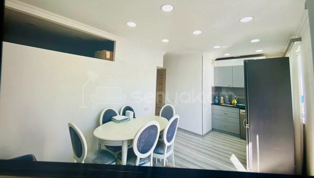 1 Սենյականոց Բնակարան Քարե Շենքում, 33քմ, 5/5 հարկ, Կապիտալ Վերանորոգված