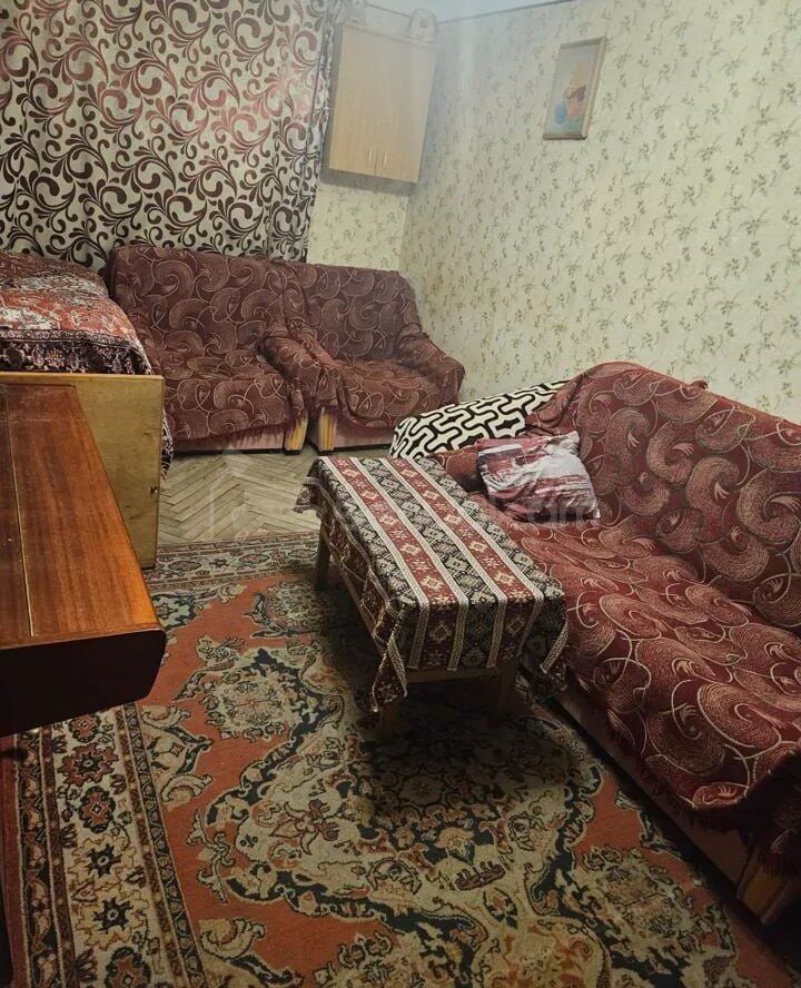 1 Սենյականոց Բնակարան Քարե Շենքում, 31քմ, 3/4 հարկ, Պետական Վիճակում