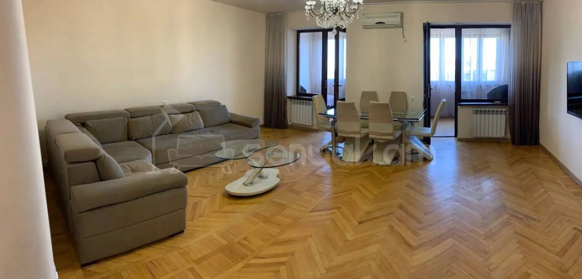 3 Սենյականոց Բնակարան Քարե Շենքում, 73քմ, 5/5 հարկ, Նորմալ Վիճակում