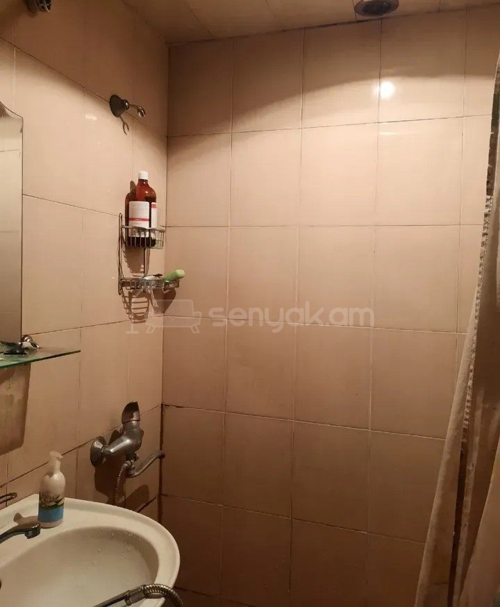 3 Սենյականոց Բնակարան, 64քմ, 5/5 հարկ, Պետական Վիճակում