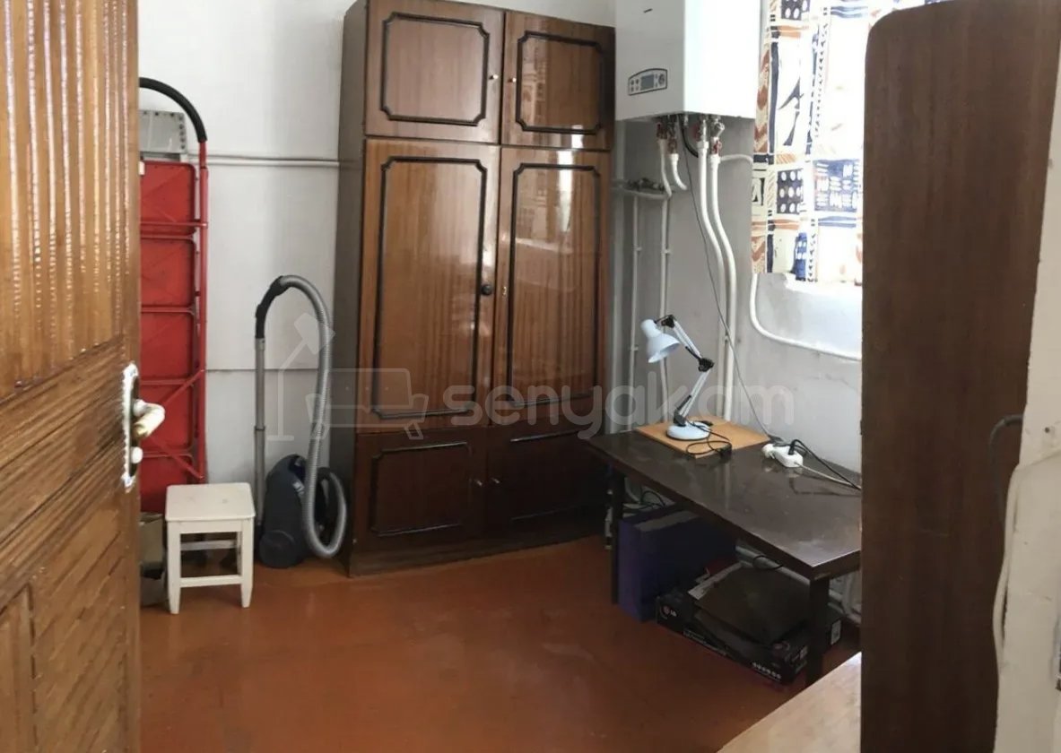 2 Սենյականոց Բնակարան Քարե Շենքում, 72քմ, 3/5 հարկ, Նորմալ Վիճակում, Կահավորված, Արևկող