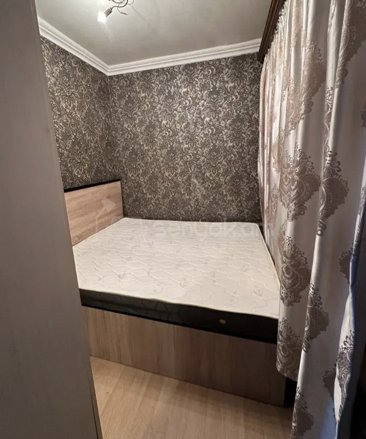 2 Սենյականոց Բնակարան Քարե Շենքում, 52քմ, 3/5 հարկ, Նորմալ Վիճակում, Կահավորված