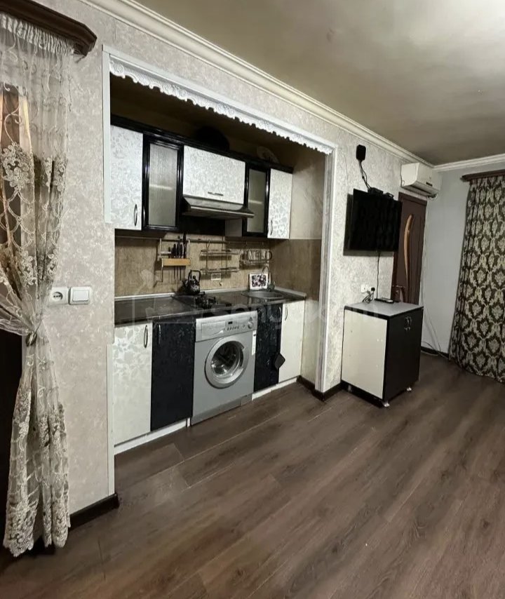 2 Սենյականոց Բնակարան Քարե Շենքում, 52քմ, 3/5 հարկ, Նորմալ Վիճակում, Կահավորված