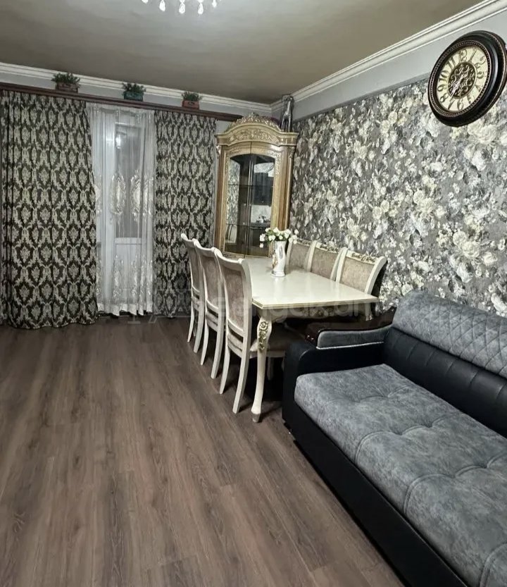 2 Սենյականոց Բնակարան Քարե Շենքում, 52քմ, 3/5 հարկ, Նորմալ Վիճակում, Կահավորված