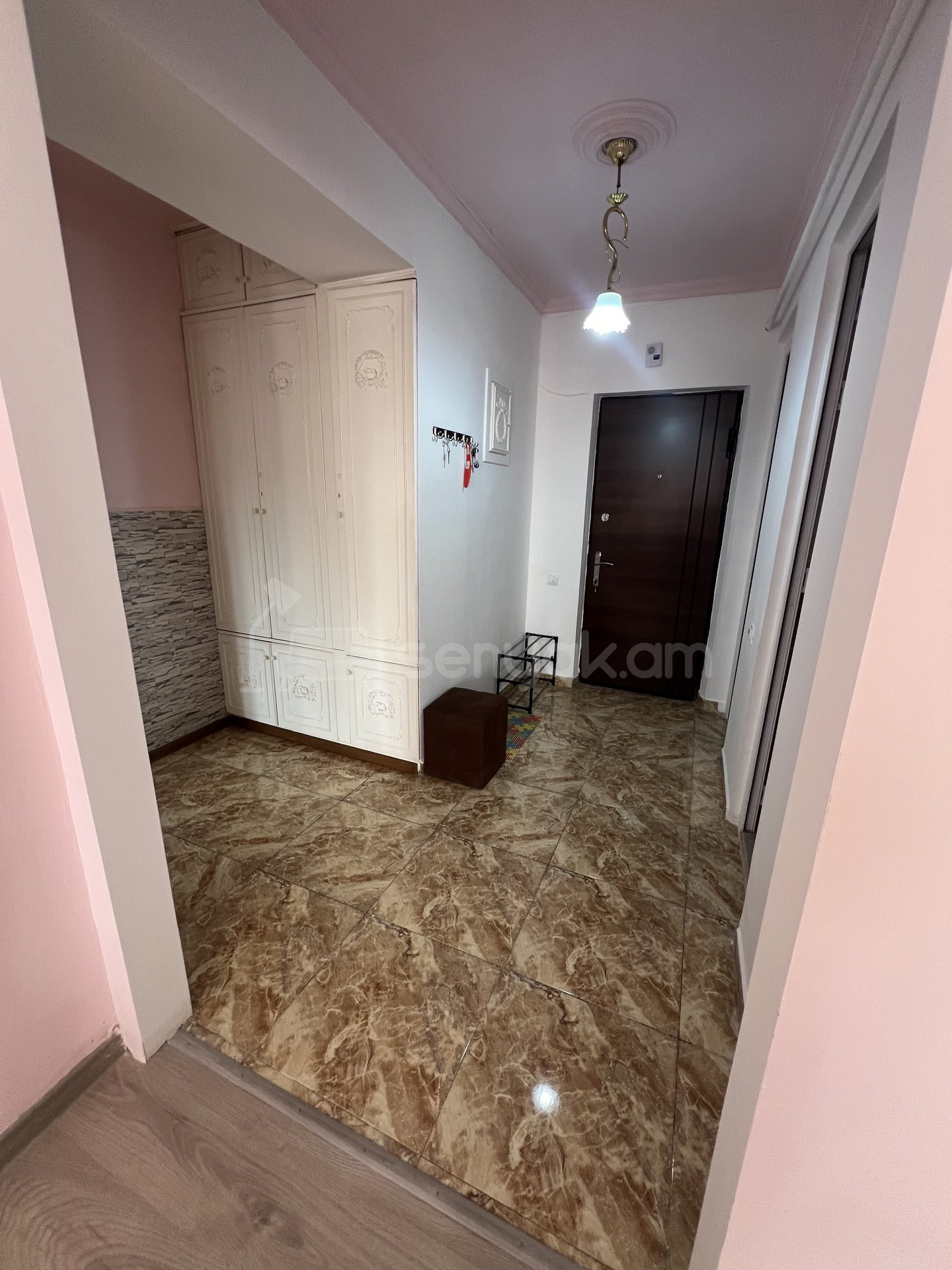 2 Սենյականոց Բնակարան Քարե Շենքում, 70քմ, 6/7 հարկ, Կապիտալ Վերանորոգված, Կահավորված, Արևկող