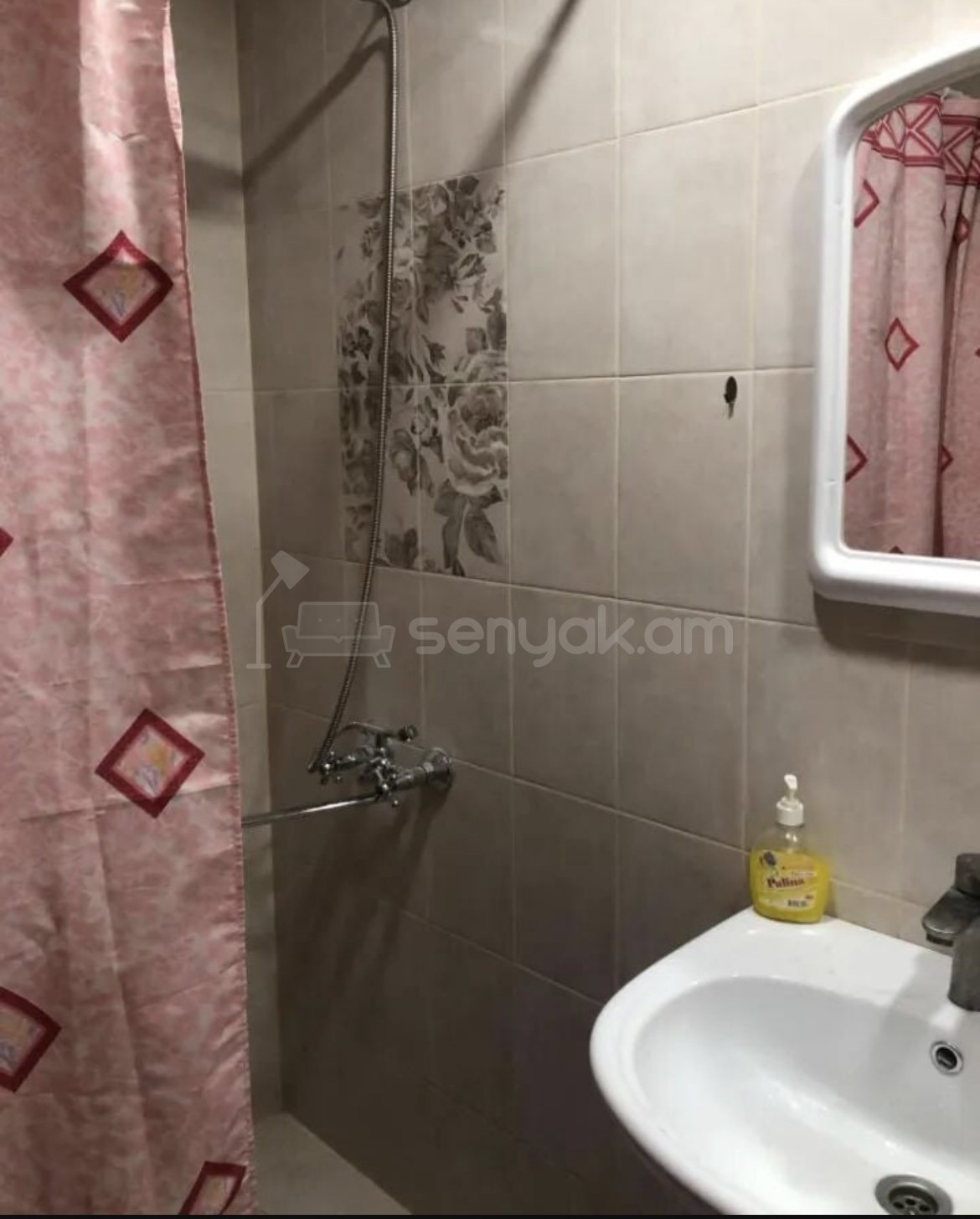 3 Սենյականոց Բնակարան Քարե Շենքում, 85քմ, 3/5 հարկ, Կապիտալ Վերանորոգված, Կահավորված, Արևկող