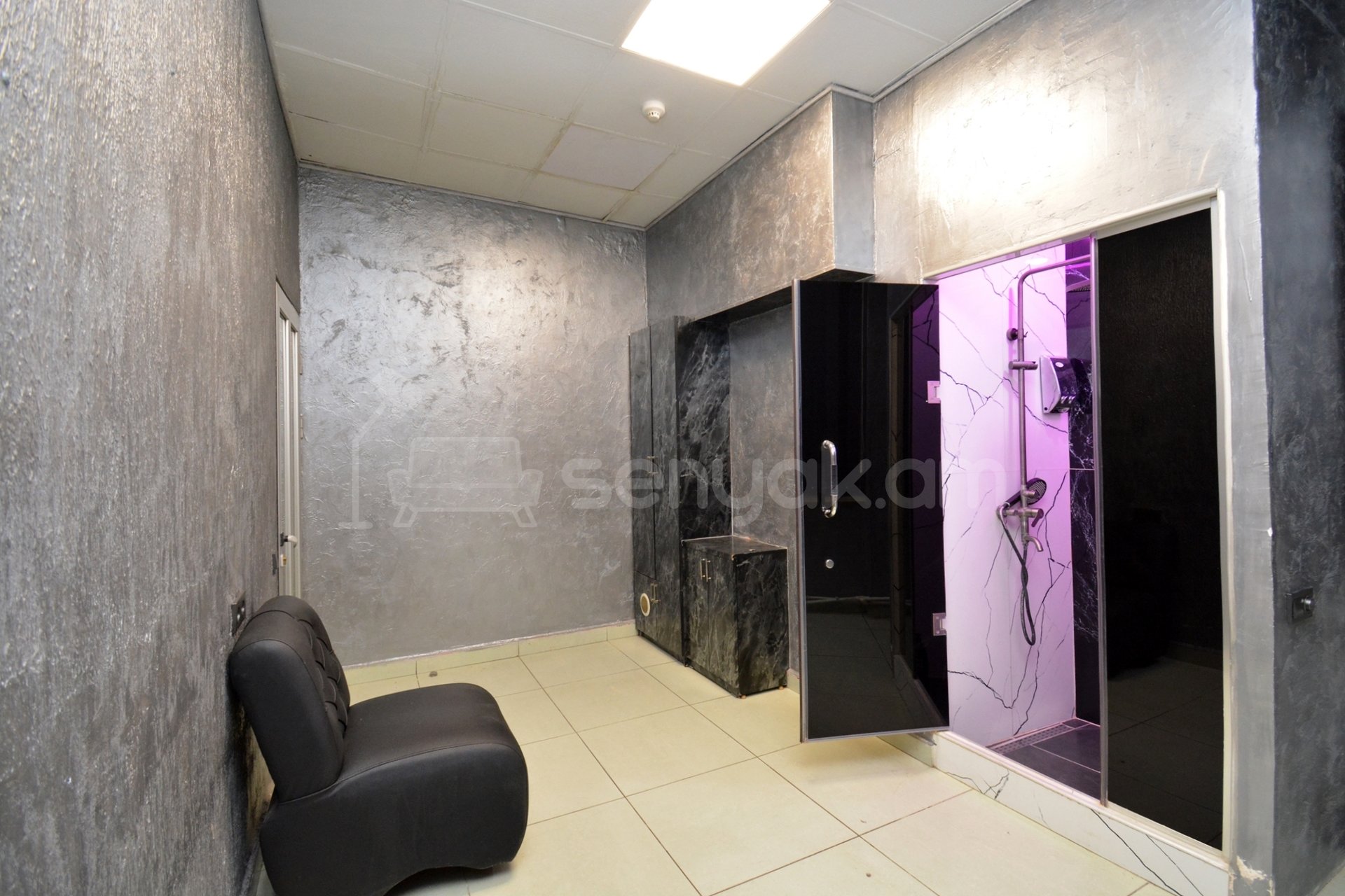 4 Սենյականոց Բնակարան Քարե Շենքում, 86քմ, 1/4 հարկ, Կապիտալ Վերանորոգված