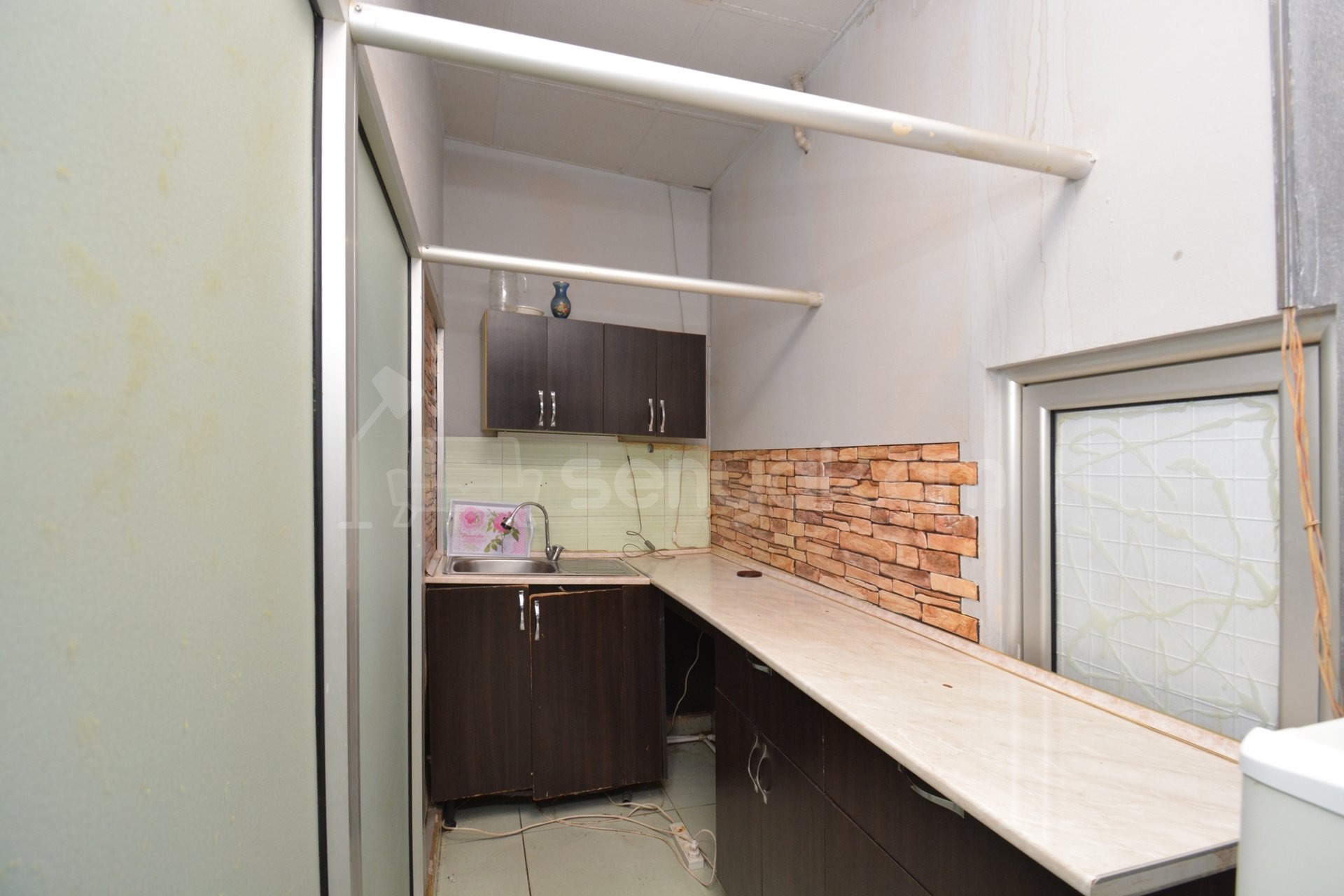 4 Սենյականոց Բնակարան Քարե Շենքում, 86քմ, 1/4 հարկ, Կապիտալ Վերանորոգված