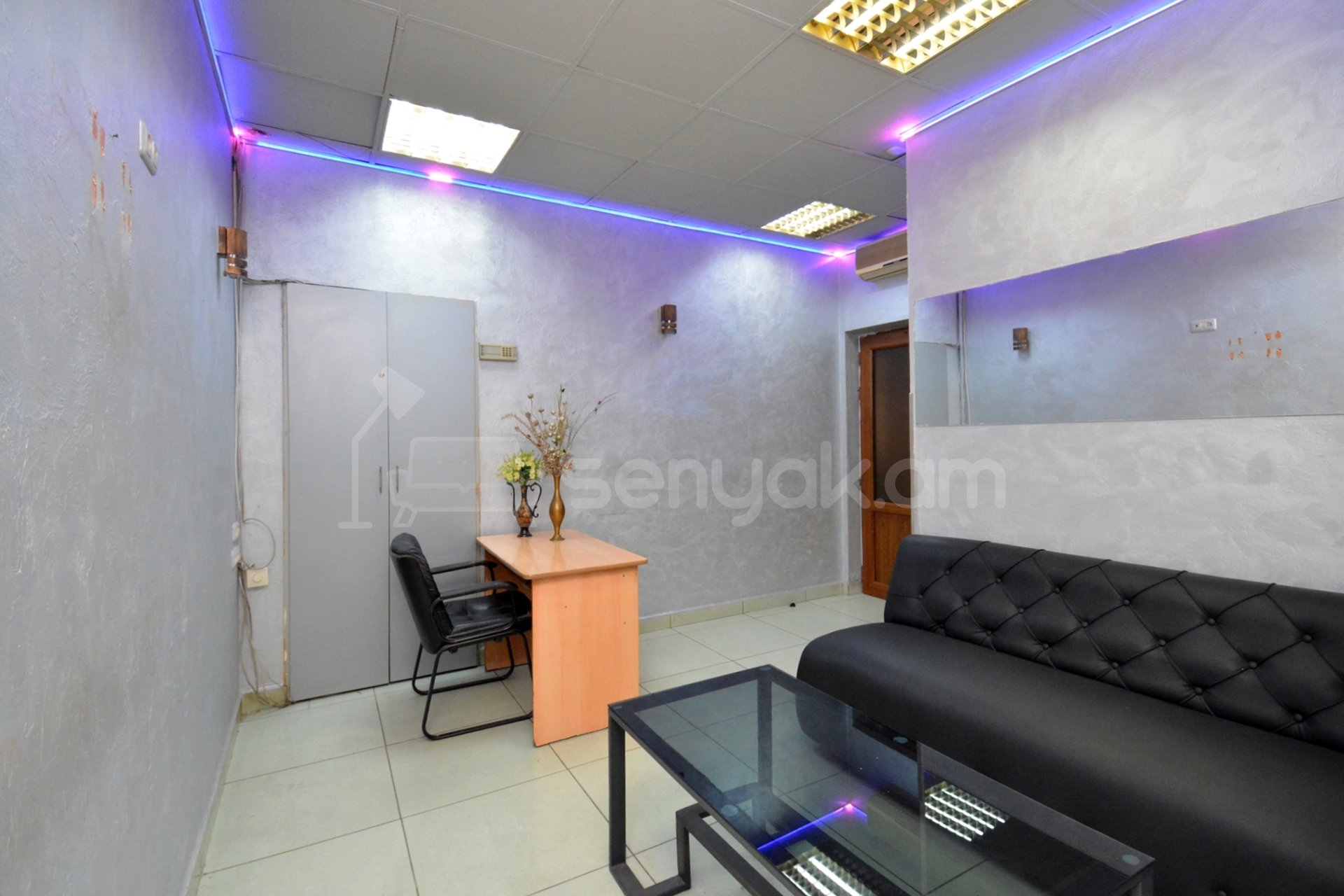 4 Սենյականոց Բնակարան Քարե Շենքում, 86քմ, 1/4 հարկ, Կապիտալ Վերանորոգված