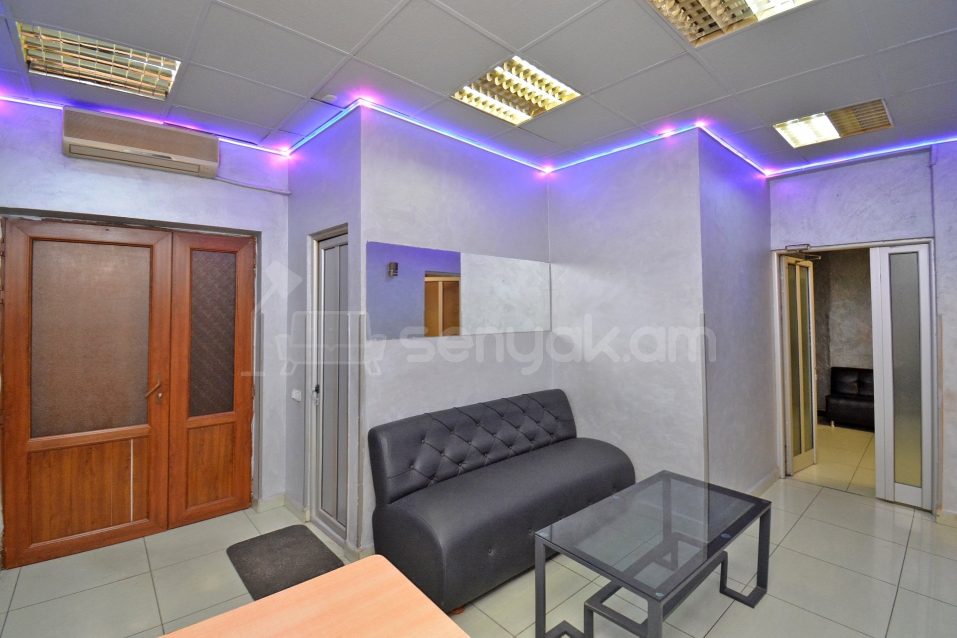 4 Սենյականոց Բնակարան Քարե Շենքում, 86քմ, 1/4 հարկ, Կապիտալ Վերանորոգված