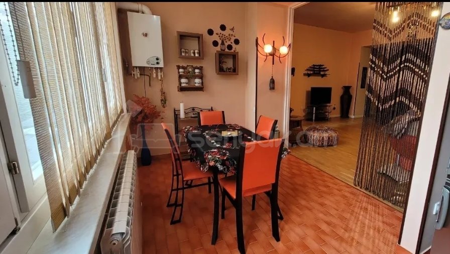 2 Սենյականոց Բնակարան Քարե Շենքում, 85քմ, 2/4 հարկ, Դիզայներական Վերանորոգված, Կահավորված