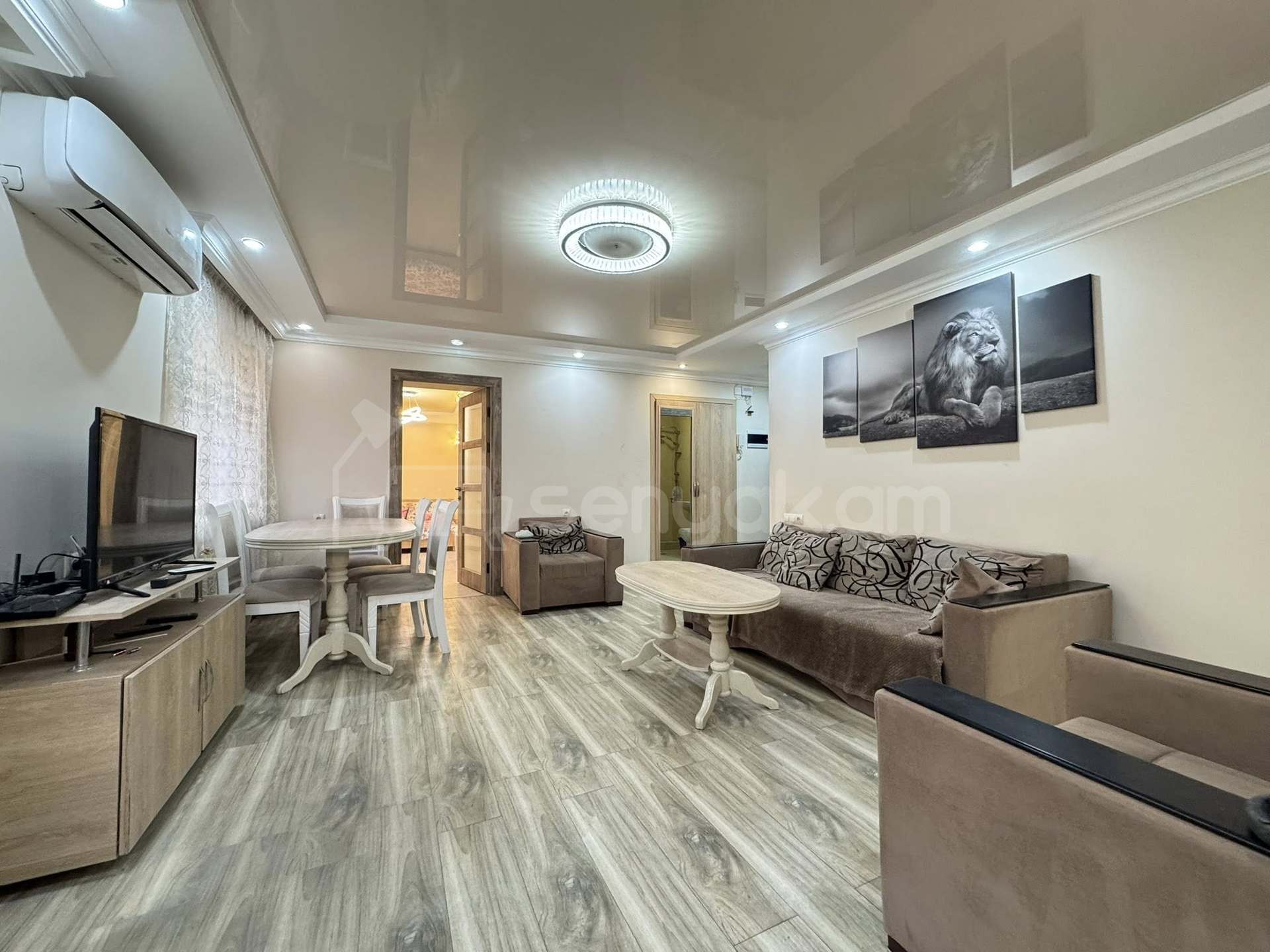 2 Սենյականոց Բնակարան Քարե Շենքում, 62քմ, 2/5 հարկ, Կապիտալ Վերանորոգված