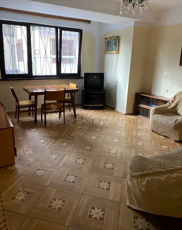 3 Սենյականոց Բնակարան, 70քմ, 2/9 հարկ, Նորմալ Վիճակում