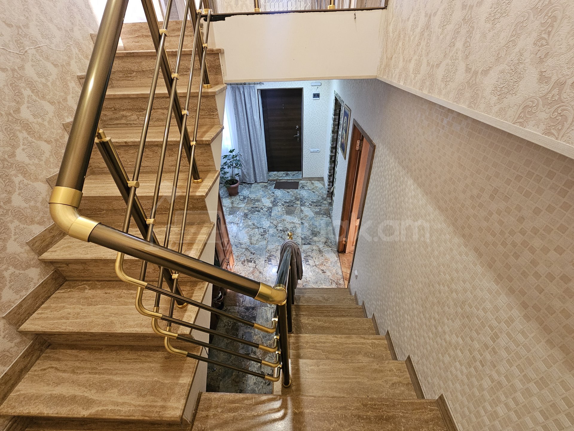 5 Սենյականոց Սեփական Տուն, 207քմ, Կապիտալ Վերանորոգված