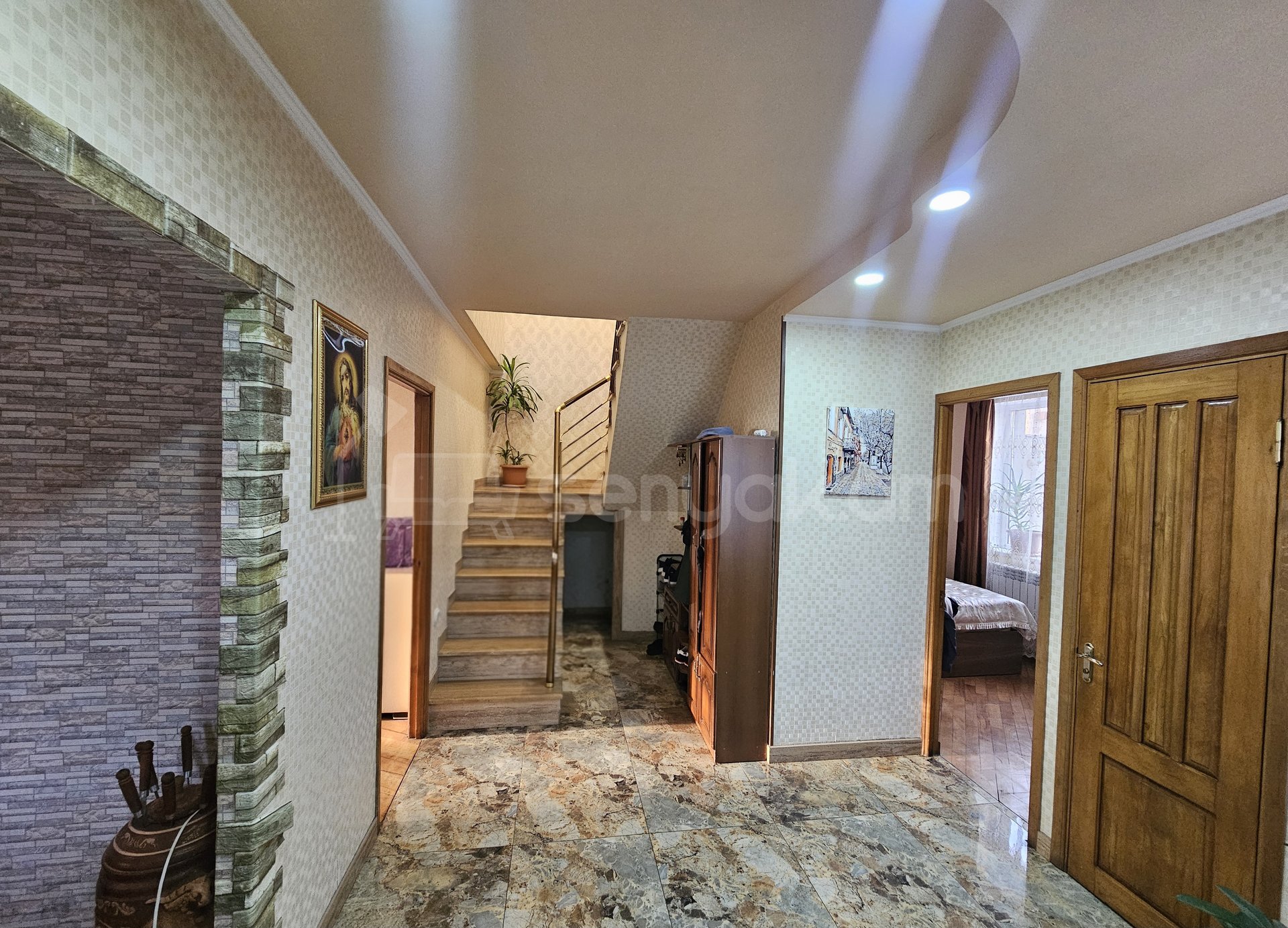 5 Սենյականոց Սեփական Տուն, 207քմ, Կապիտալ Վերանորոգված