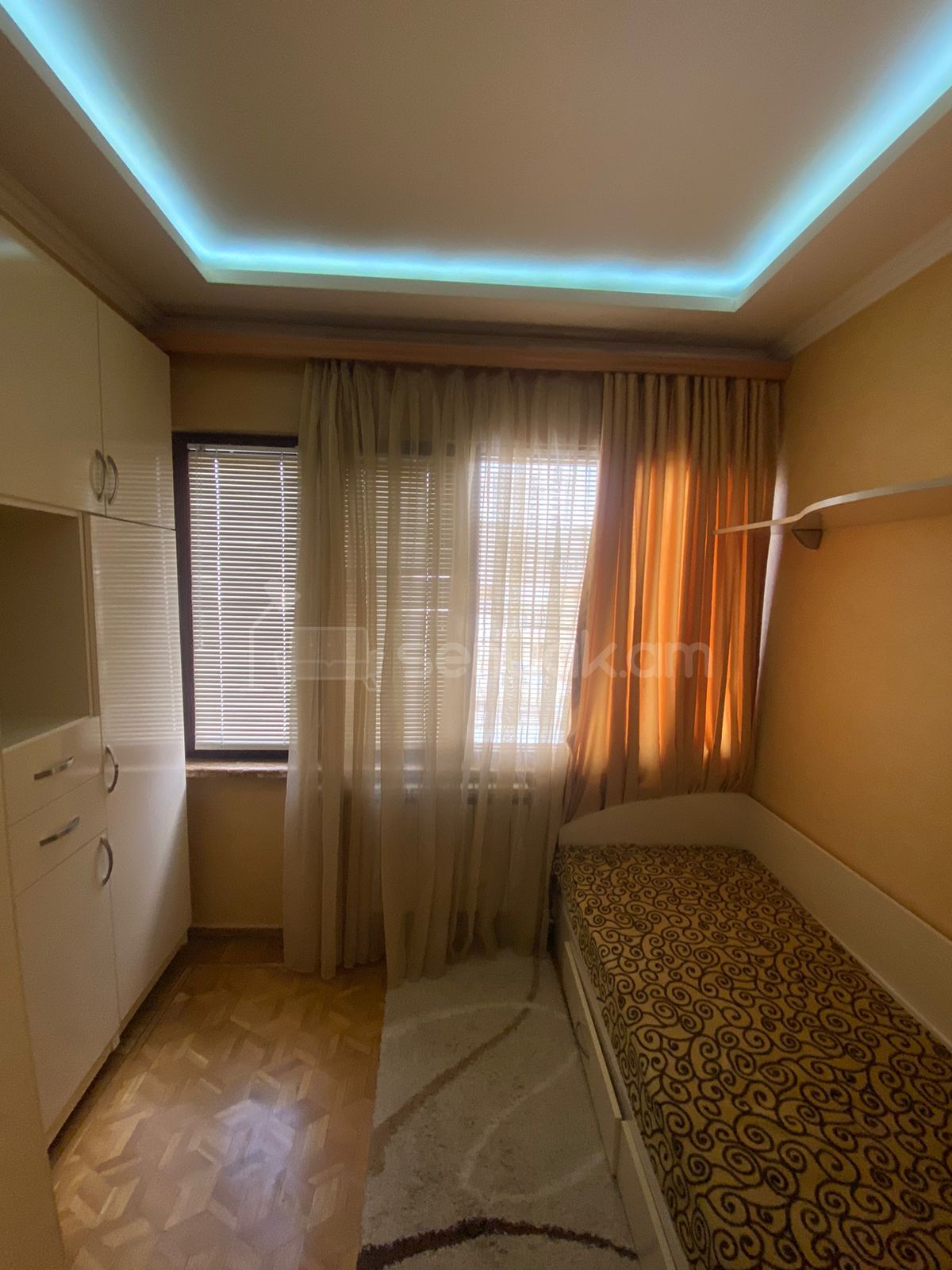 2 Սենյականոց Բնակարան Քարե Շենքում, 62քմ, 5/5 հարկ, Կապիտալ Վերանորոգված