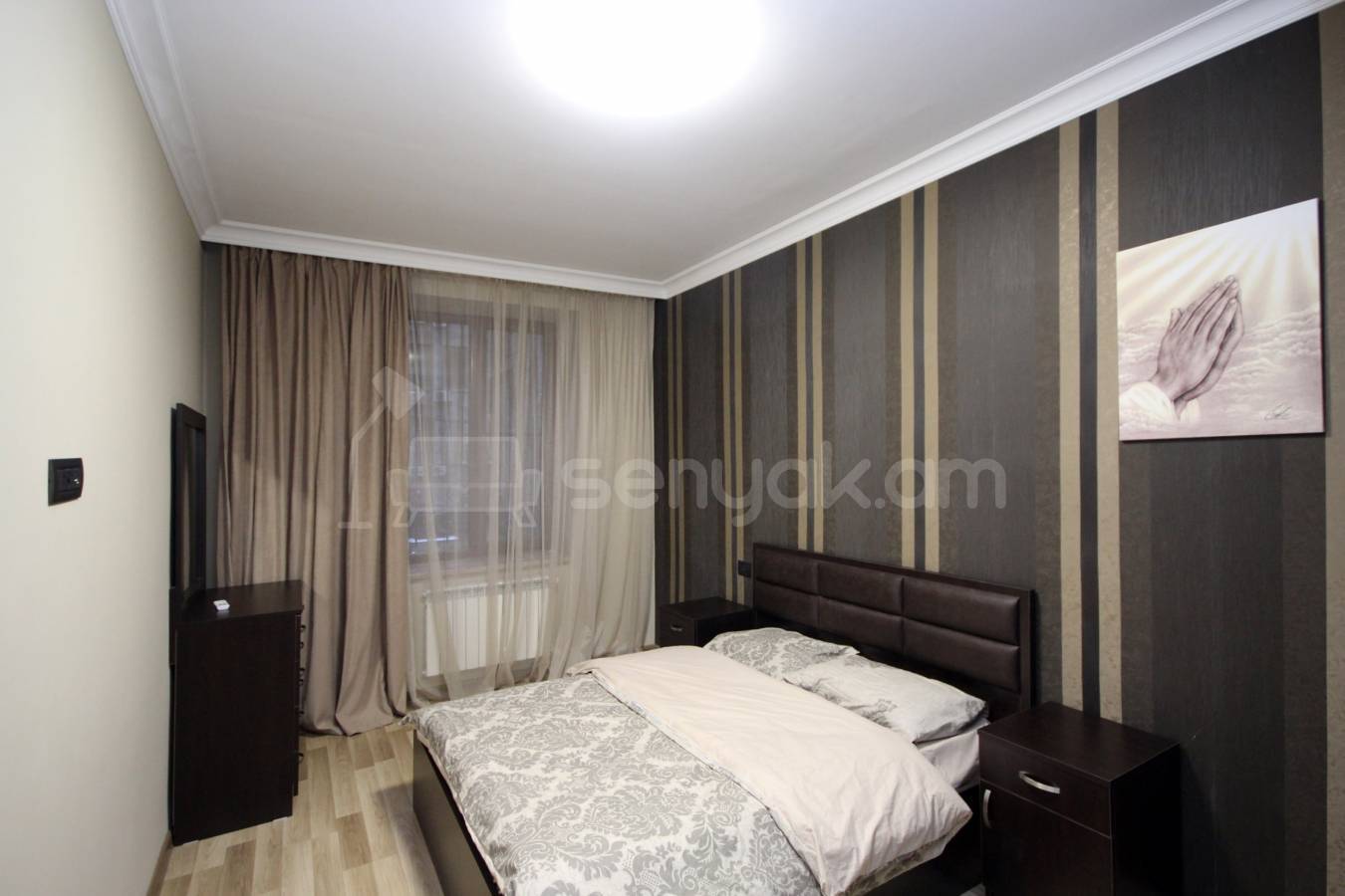 3 Սենյականոց Բնակարան Քարե Շենքում, 80քմ, 2/5 հարկ, Դիզայներական Վերանորոգված, Կահավորված, Արևկող