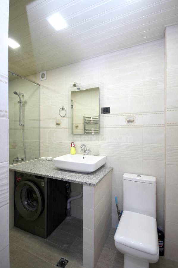 3 Սենյականոց Բնակարան Քարե Շենքում, 80քմ, 2/5 հարկ, Դիզայներական Վերանորոգված, Կահավորված, Արևկող