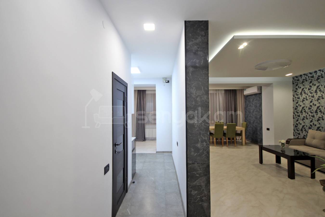 3 Սենյականոց Բնակարան Քարե Շենքում, 80քմ, 2/5 հարկ, Դիզայներական Վերանորոգված, Կահավորված, Արևկող