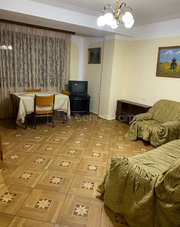 3 Սենյականոց Բնակարան, 70քմ, 2/9 հարկ, Նորմալ Վիճակում