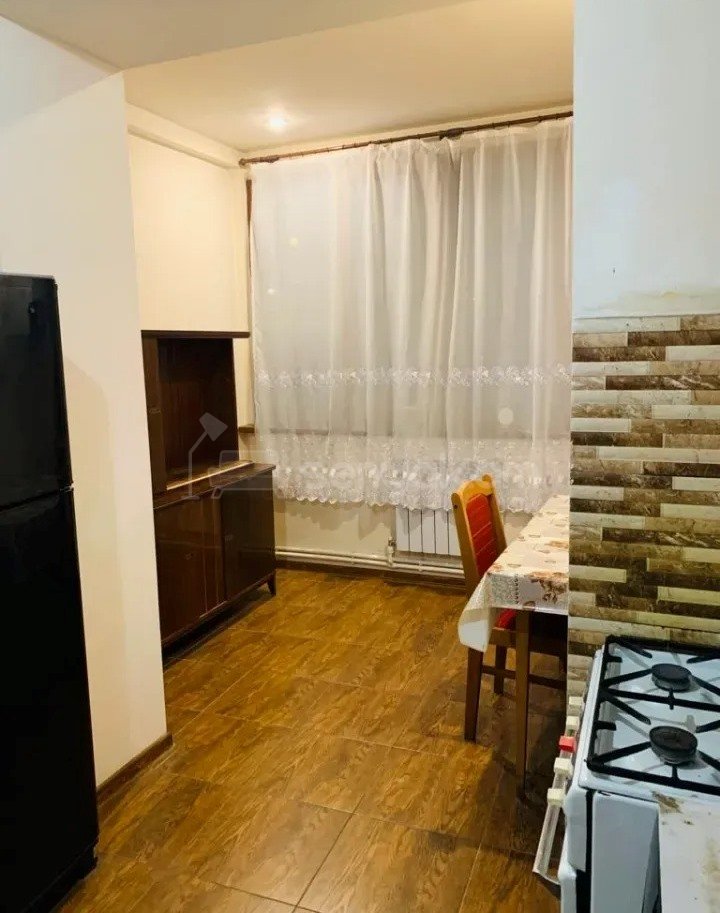 3 Սենյականոց Բնակարան Քարե Շենքում, 55քմ, 5/5 հարկ, Նորմալ Վիճակում