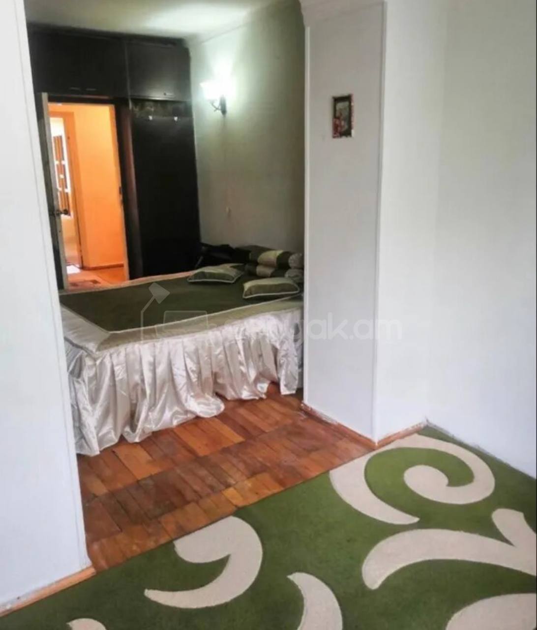 2 Սենյականոց Բնակարան Քարե Շենքում, 72քմ, 1/5 հարկ, Նորմալ Վիճակում, Կահավորված