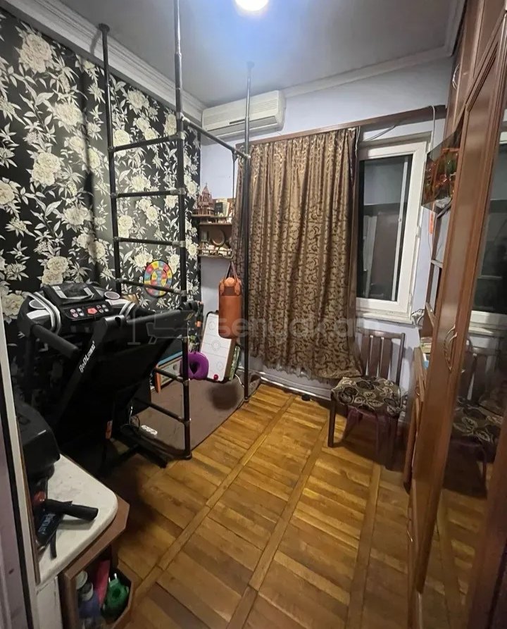 3 Սենյականոց Բնակարան Քարե Շենքում, 80քմ, 3/5 հարկ, Նորմալ Վիճակում, Կահավորված