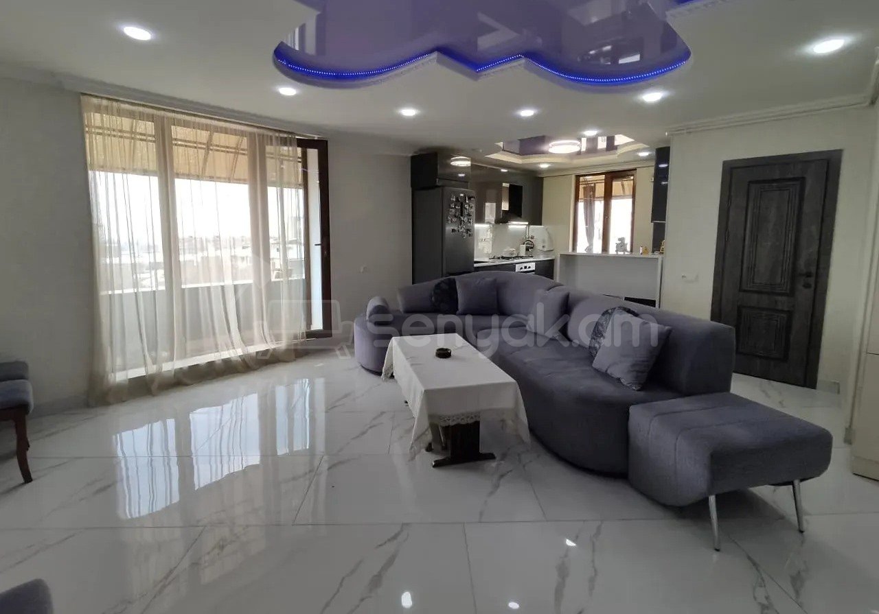 3 Սենյականոց Բնակարան Քարե Շենքում, 90քմ, 6/6 հարկ, Կապիտալ Վերանորոգված