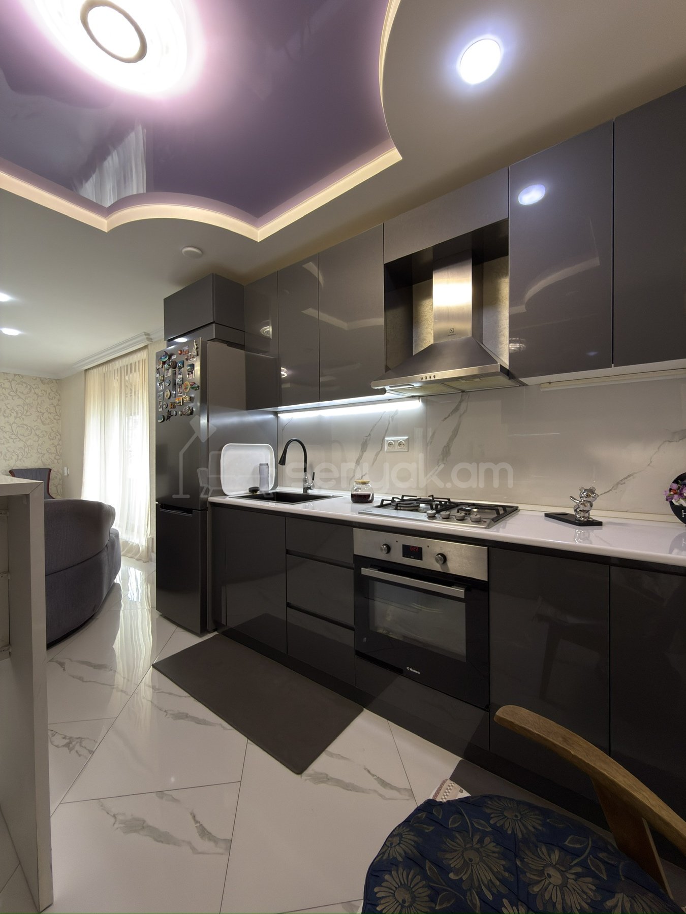 4 Սենյականոց Բնակարան Քարե Շենքում, 90քմ, 6/6 հարկ, Կապիտալ Վերանորոգված