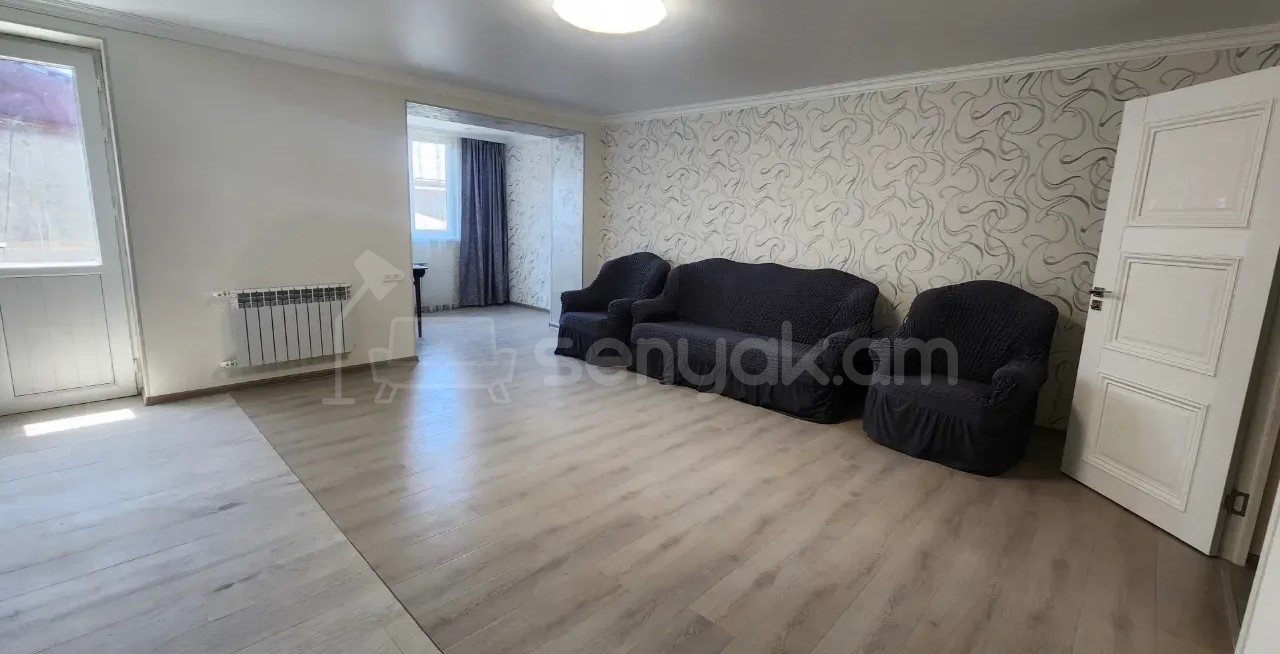 2 Սենյականոց Բնակարան Քարե Շենքում, 56քմ, 5/5 հարկ, Կապիտալ Վերանորոգված