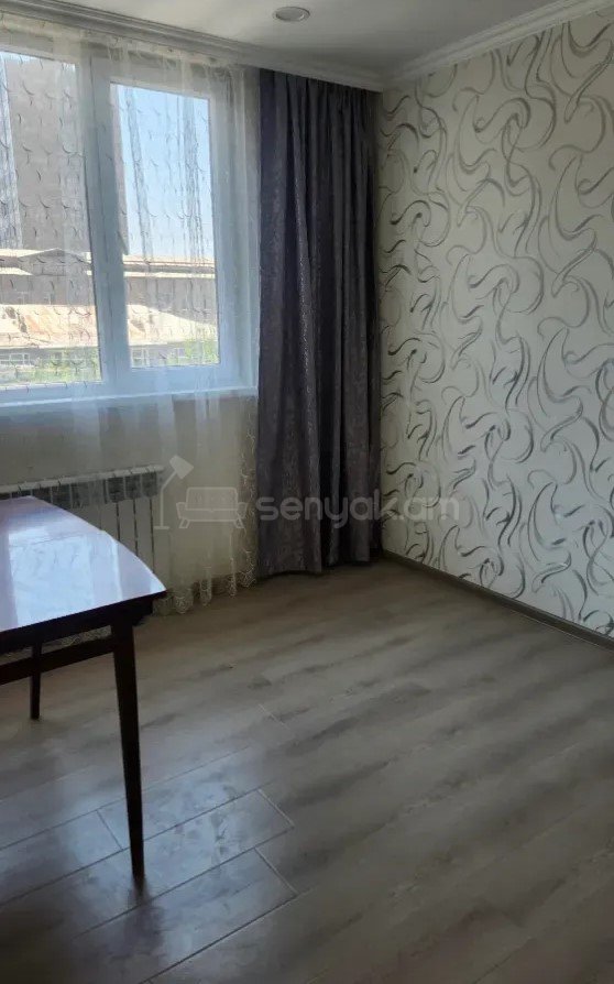 2 Սենյականոց Բնակարան Քարե Շենքում, 56քմ, 5/5 հարկ, Կապիտալ Վերանորոգված