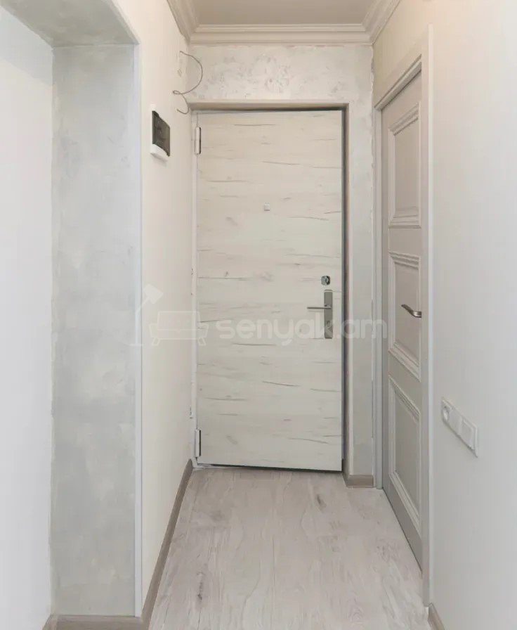 2 Սենյականոց Բնակարան Քարե Շենքում, 56քմ, 5/5 հարկ, Կապիտալ Վերանորոգված