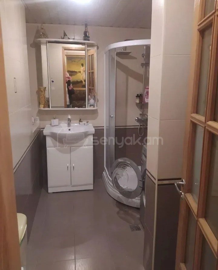 3 Սենյականոց Բնակարան, 77քմ, 3/9 հարկ, Նորմալ Վիճակում